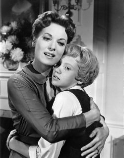 Hayley and Maureen O'Hara in THE PARENT TRAP